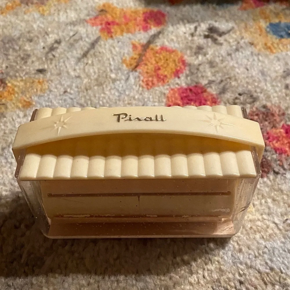 Vintage compact lint